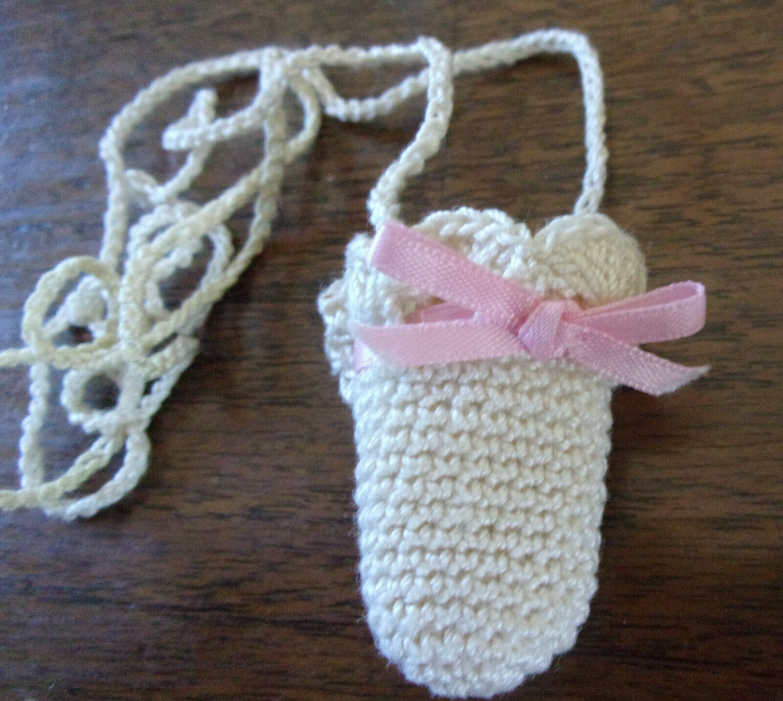 Vtg Fine Crochet Thimble Holder Necklace Pendant Ivory Yarn Thread & Pink Ribbon