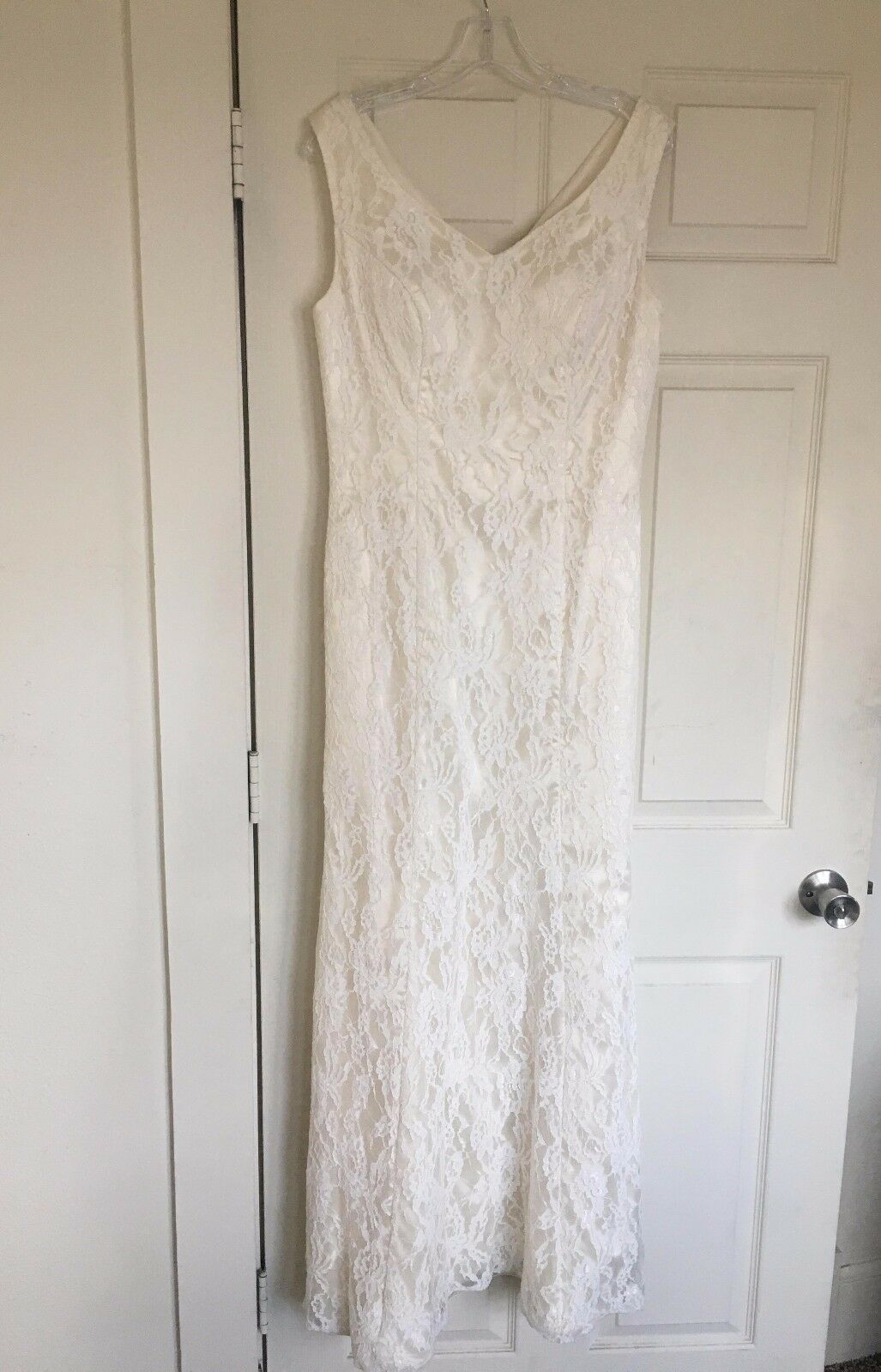 Beautiful Ivory Lace Wedding Dress