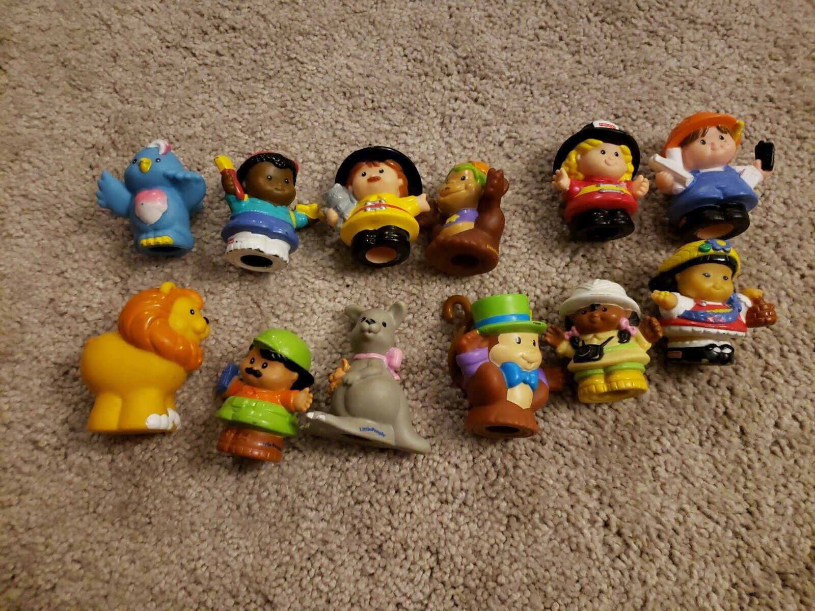 Lot Of 12 Mattel Figures Little People - See Pictures!