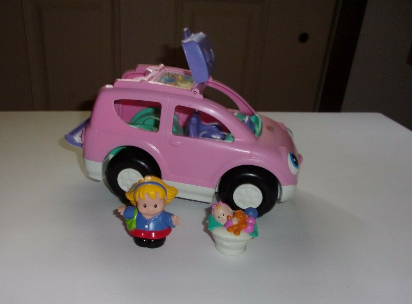 Little Peoples Fisher Price Pink Mini Van Suv Car With Sounds. Mom And Baby
